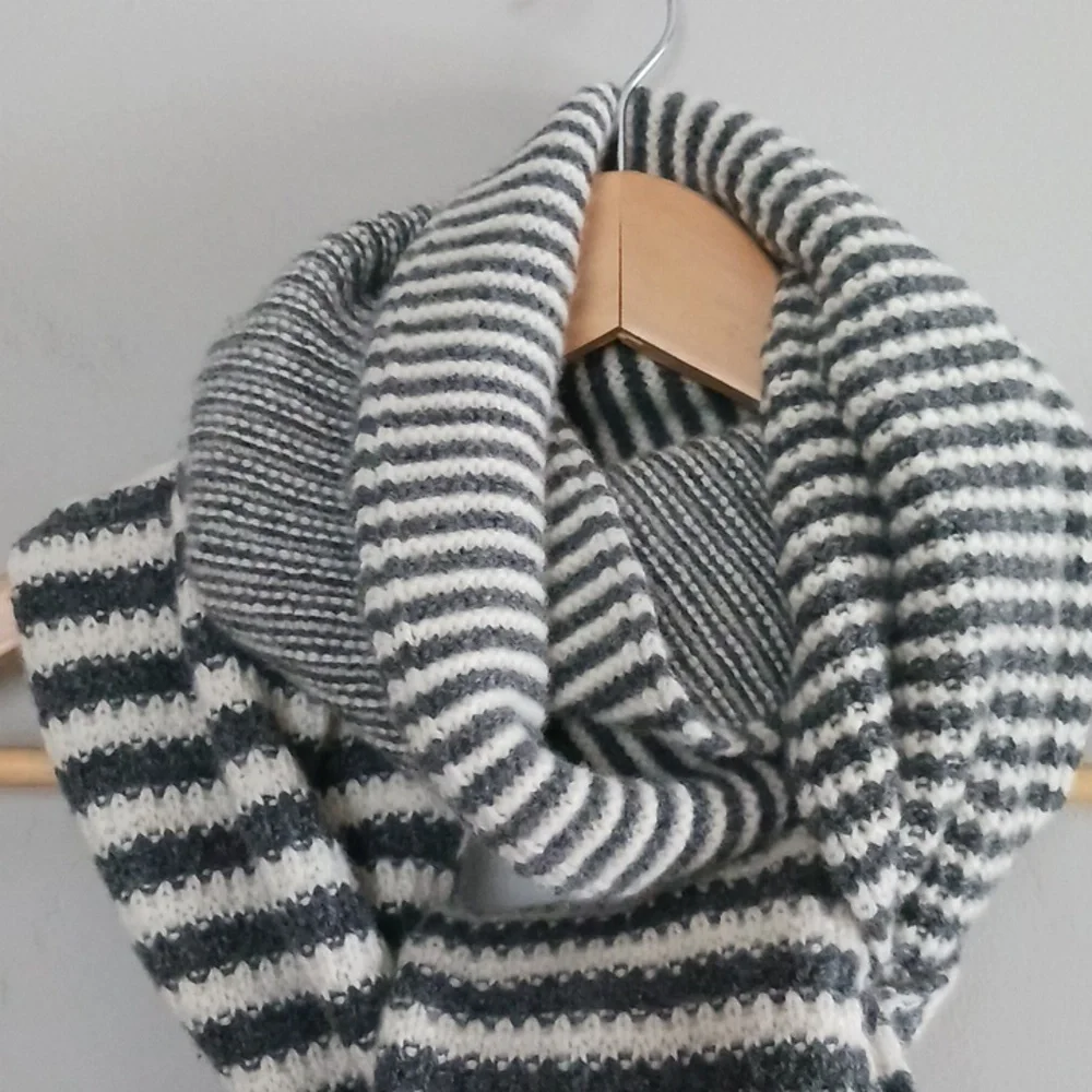 Barbour Gray and White Striped Wool Scarf
